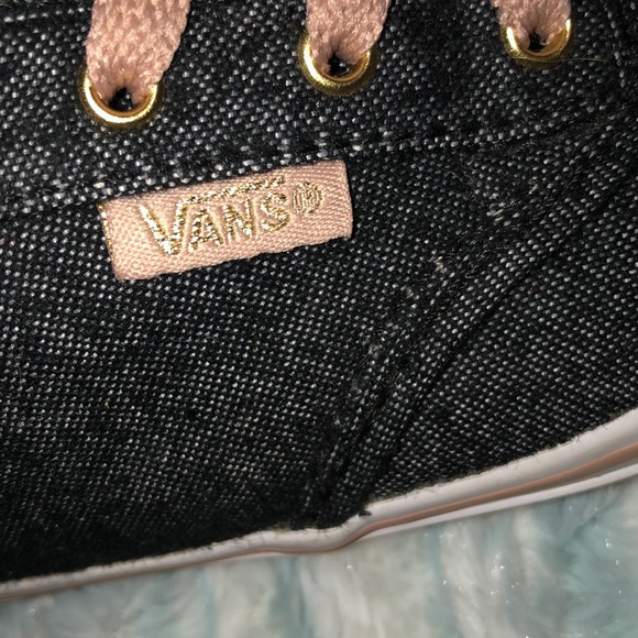 Vans - Picture 7 of 8